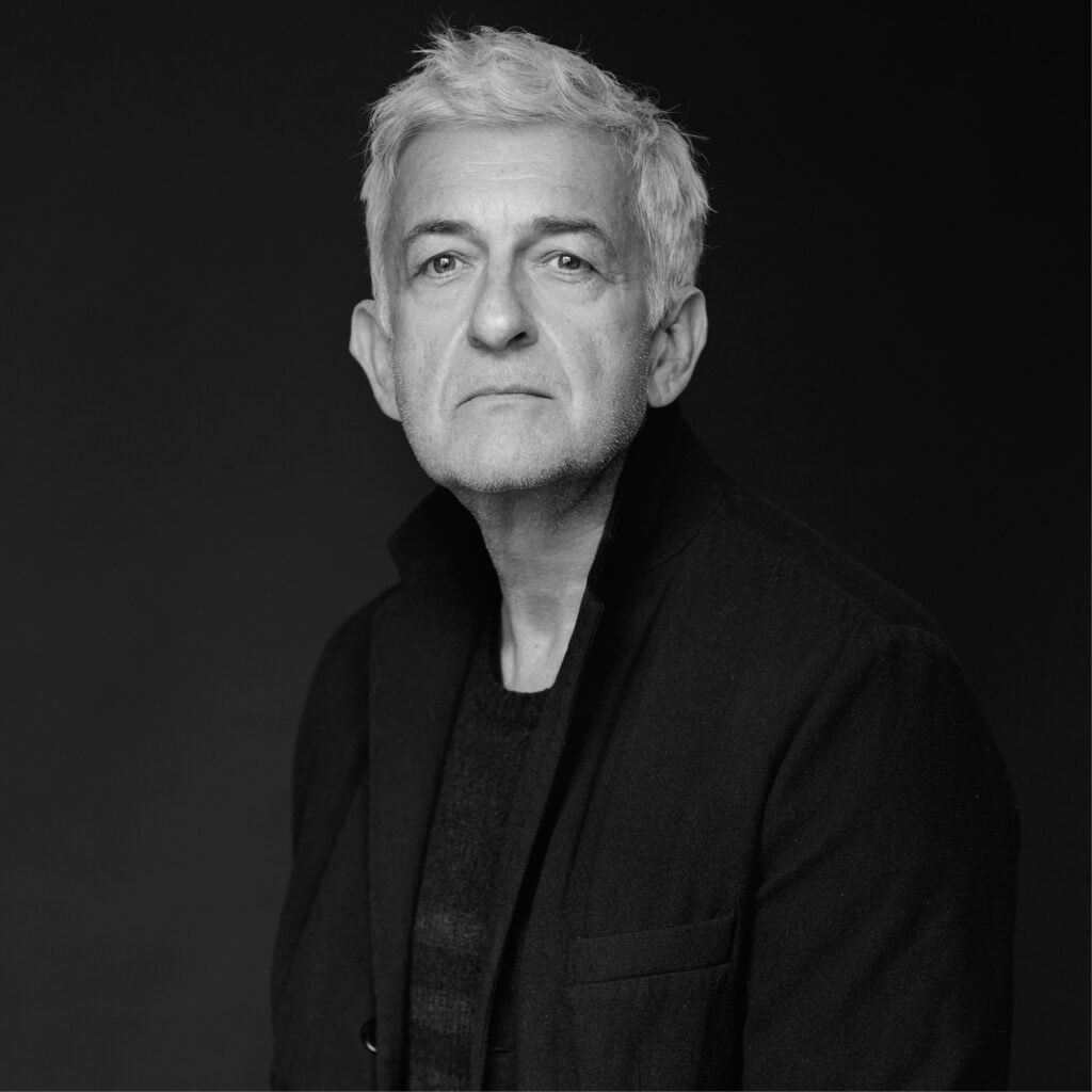 Dominic Raacke:  Mythos Titanic - der versunkene Palast der Meere | Münchner Künstlerhaus